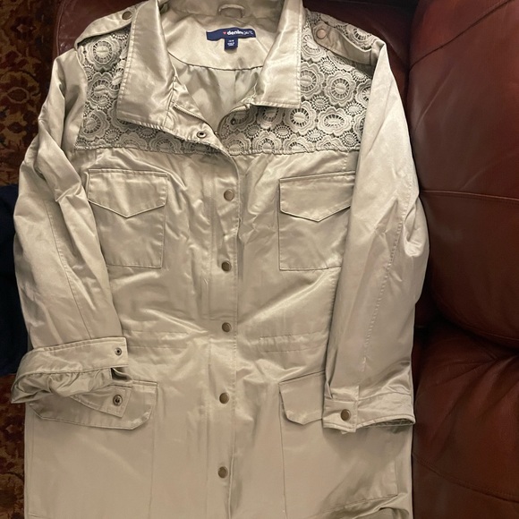 Jacket - Picture 2 of 3